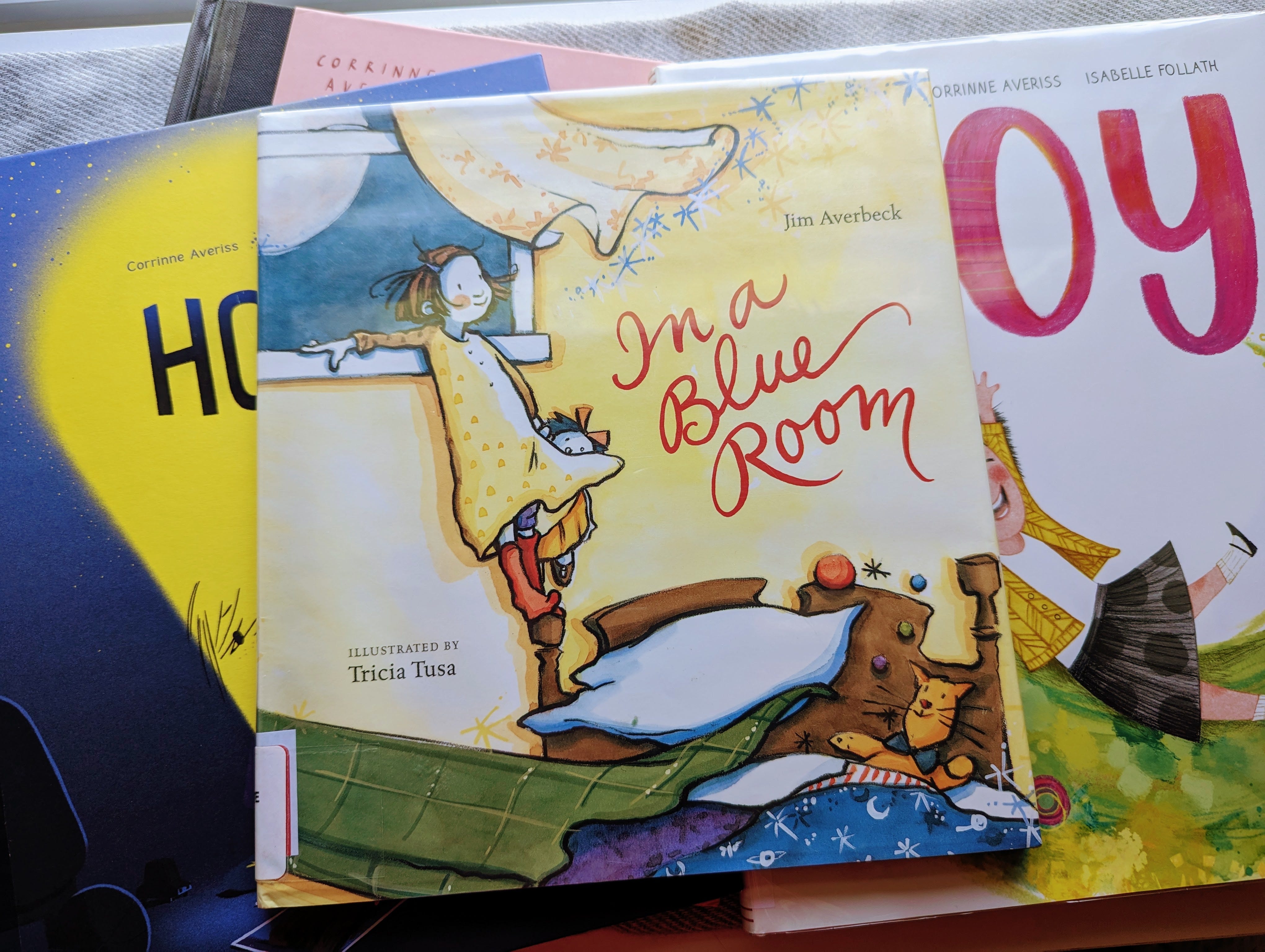 joy, gope and a blue Room | 25